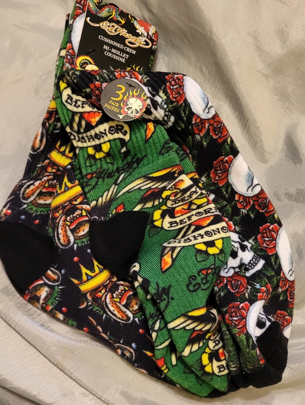Ed Hardy 3pr Skull & Rose Cushioned Crew Socks - Black with Red Roses